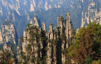 長沙出發(fā)到黃龍洞、張家界森林公園、天門山仙山、鳳凰五日游